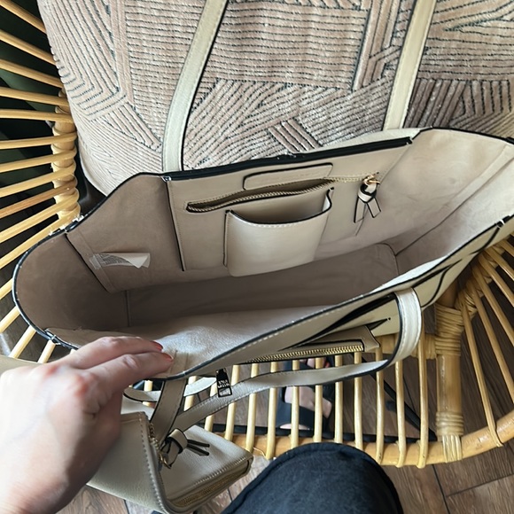 Steve Madden Tote - Picture 6 of 14